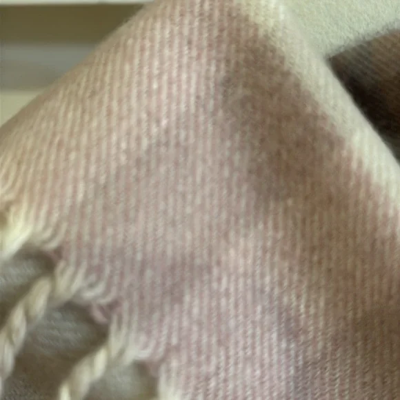 Burberry Vintage 100% Cashmere Made in Scotland Long Scarf w/two-sided fringe - Picture 11 of 12